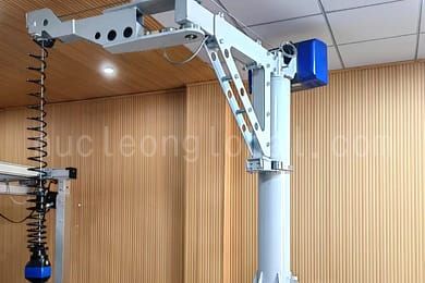 Intelligent lifting folding jib crane 3