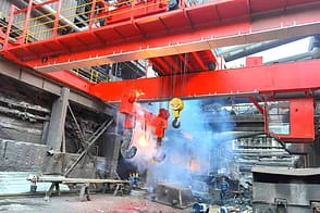 Overhead crane for metallurgy