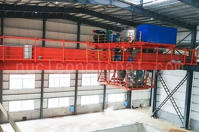 suction and discharge crane 4